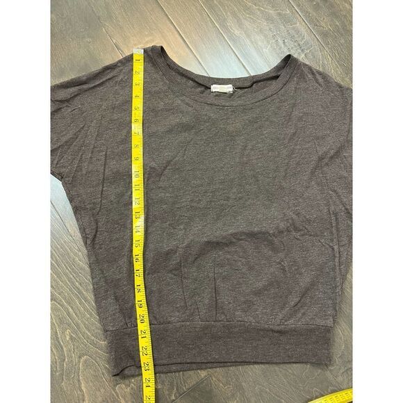 Woman’s top - Picture 5 of 6